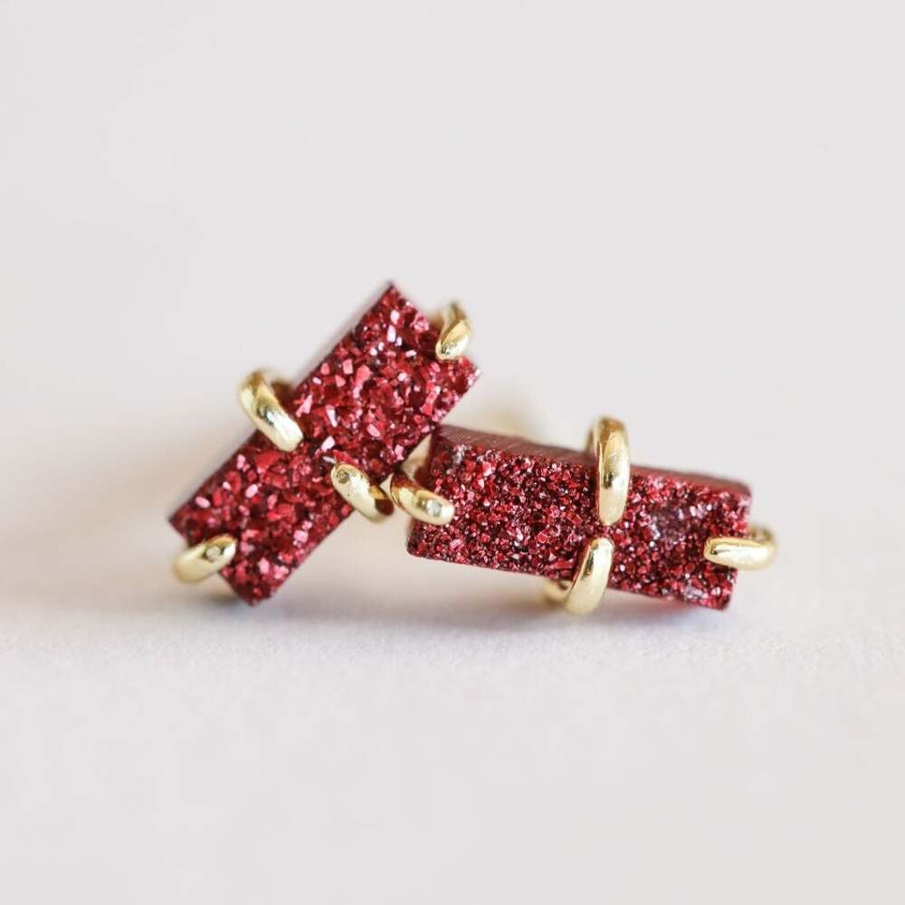 NEW ANTHROPOLOGIE 18kt Gold Plated Sparkle Red Druzy Stone Gemstone Bar Earring
